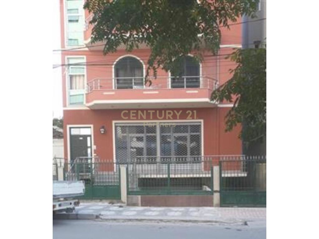 Foto e Tokë në shitje Prane Kishes Ortodokse, Vlore, Vlorë