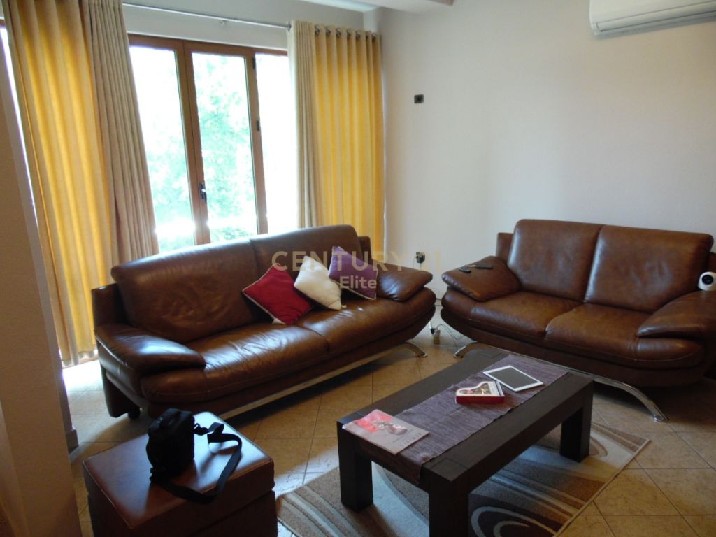 Foto e Apartment me qëra Shkolla e Kuqe, Rruga Qemal Stafa, Tiranë