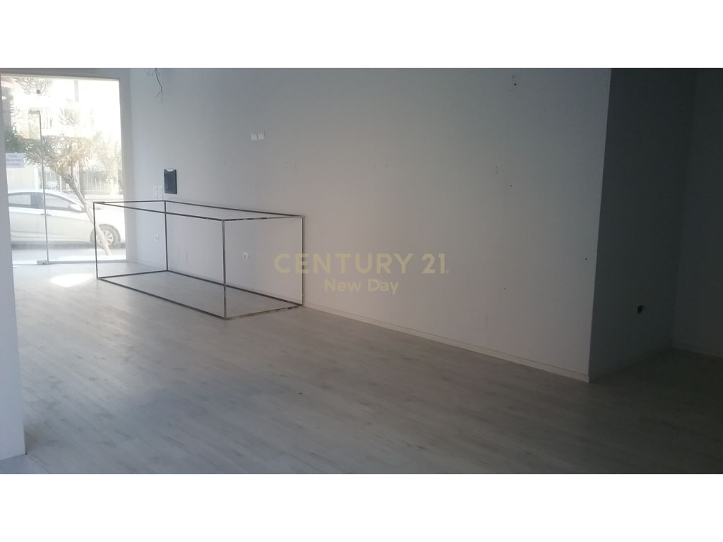 Shëtitorja Taulantia - photos