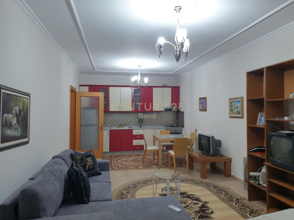Foto e Apartment me qëra Komuna e Parisit, Kompleksi Kika, Tiranë