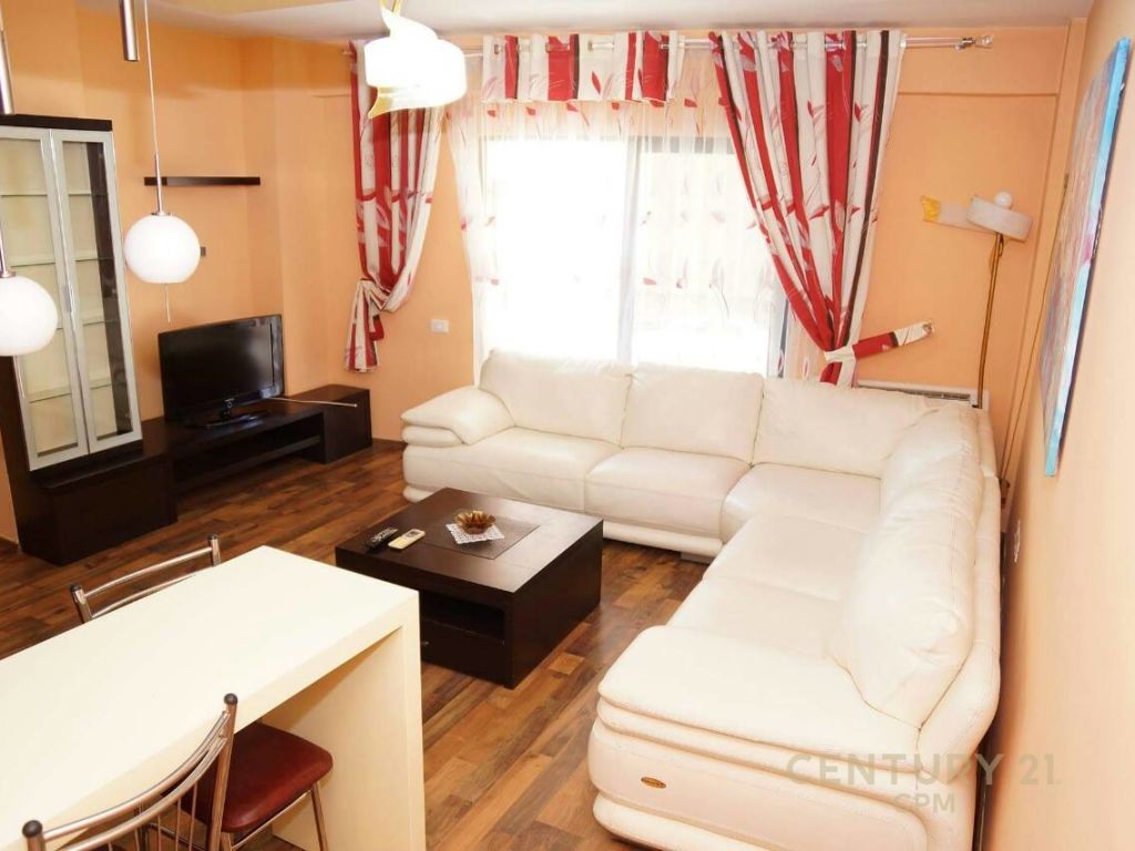 Foto e Apartment me qëra Gjimnazi Petro Nini Luarasi, Rruga : Margarita Tutulani, Tiranë