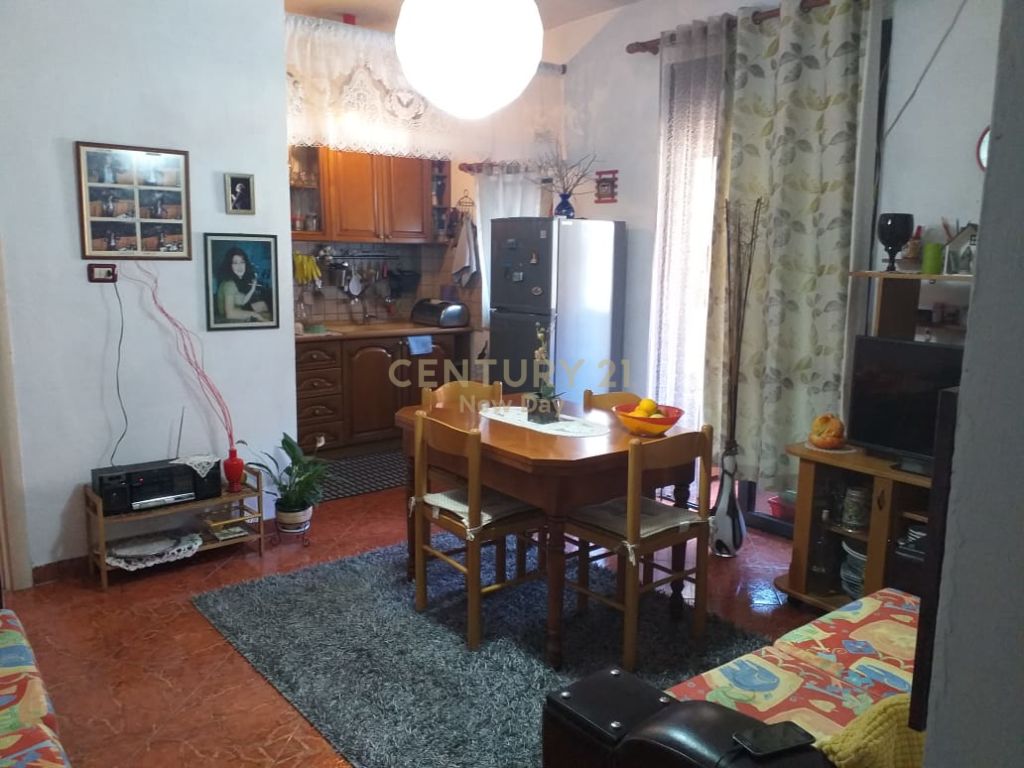 Foto e Apartment në shitje Tregu fshatar, prane tregut te vogel, Durrës