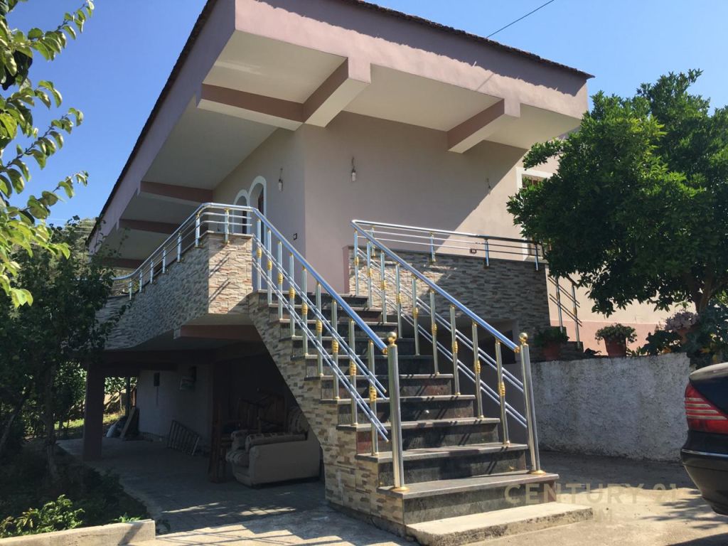 Foto e Shtëpi private në shitje Kombinat, Tiranë