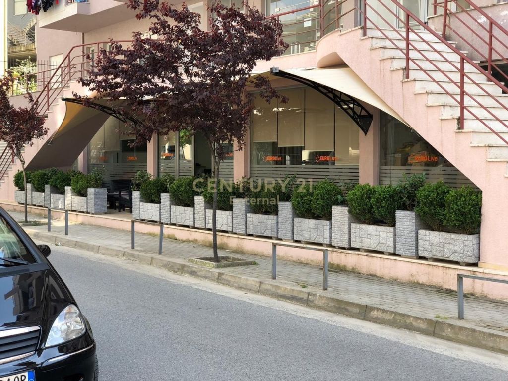 Foto e Ambient biznesi në shitje Kodra e Diellit, Selite, Tiranë