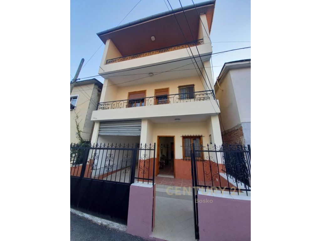 Foto e Shtëpi me qëra Arkitekt Sinani, Rr, Tiranë