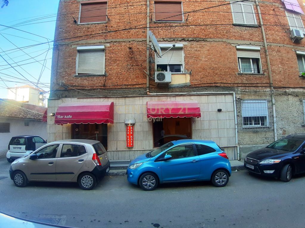 Foto e Ambient biznesi në shitje Ministria e Jashtme, Rruga Vellen Huta, Tiranë