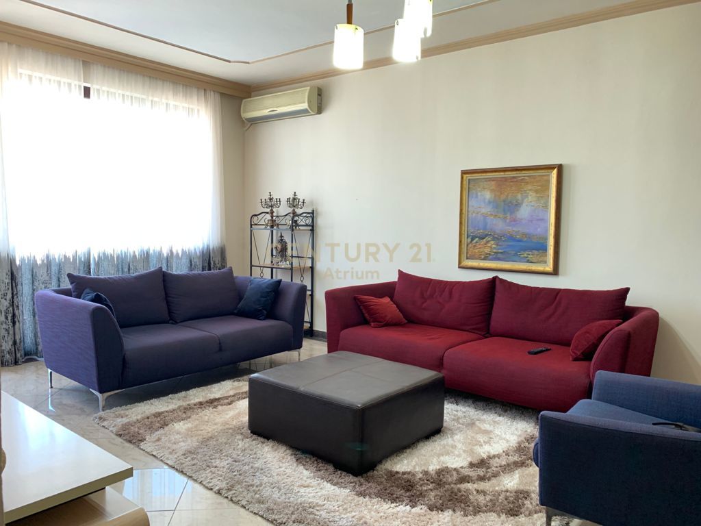 Foto e Apartment me qëra Ish Blloku, Sheshi Willson, Tiranë