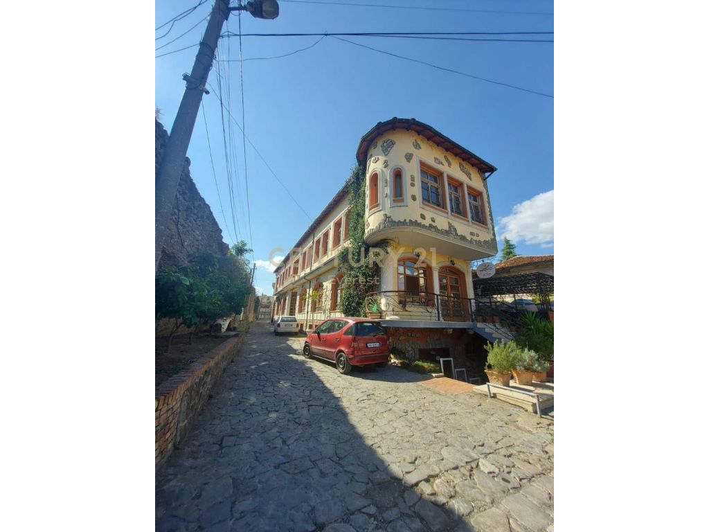 Foto e pronë në shitje Elbasan, Tek Kalaja e Elbasanit