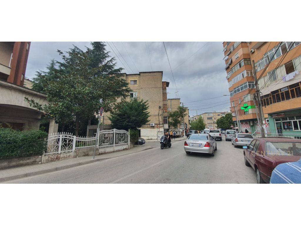 Ish Stacioni i fundit i Tiranes se Re - photos
