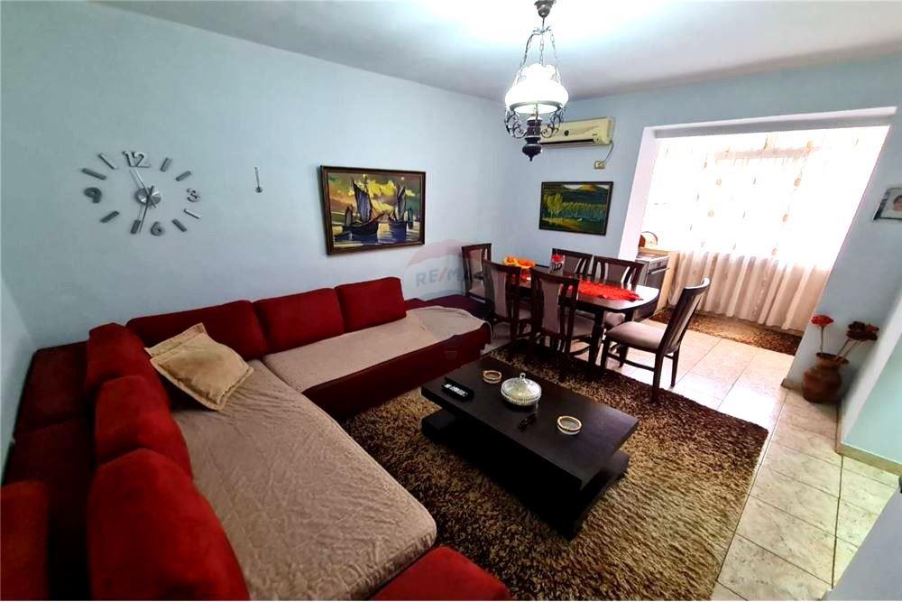 Shkolla Partizani - photos