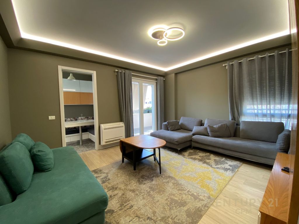 Foto e Apartment me qëra Qendra Tregtare Kristal, Tiranë