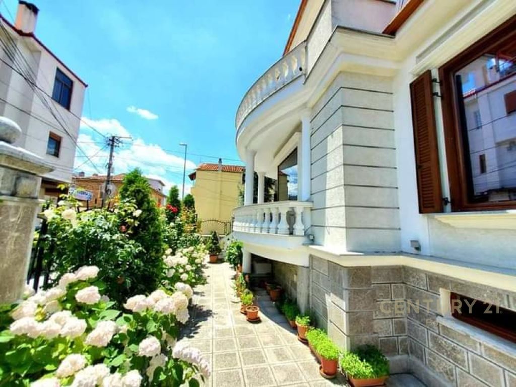 Foto e Shtëpi në shitje Korçë, Blv. "Republika"