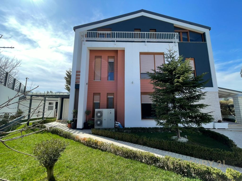 Foto e Shtëpi në shitje Qendra Tregtare TEG, COLOMBO 2, Tiranë