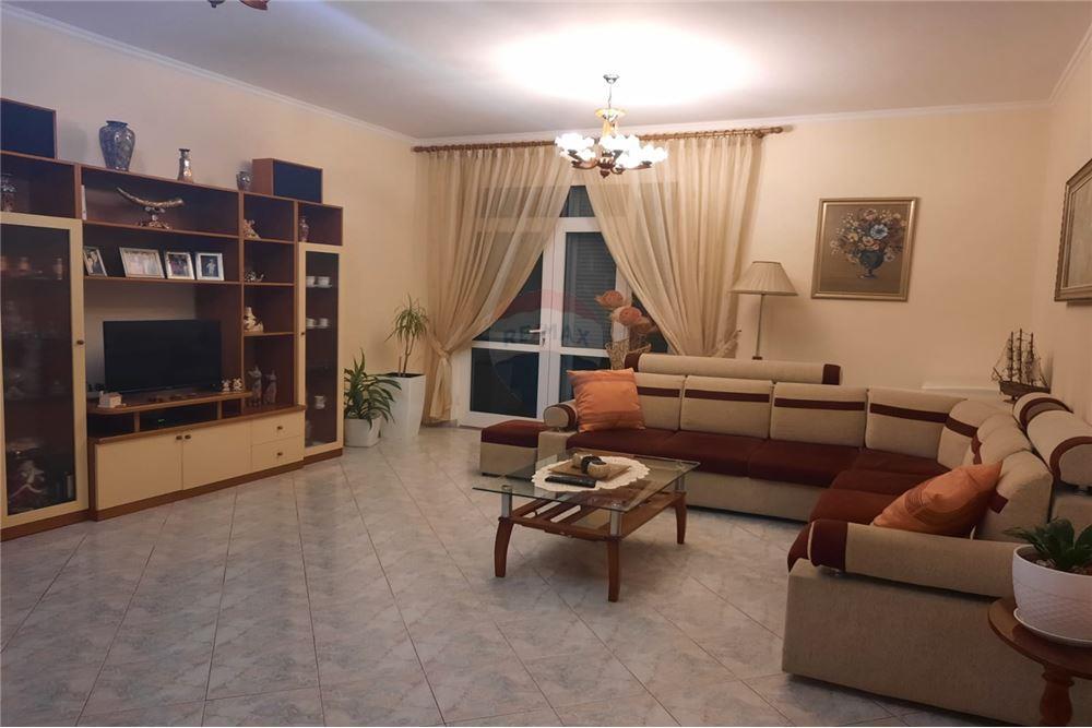 Vlorë - photos of property for apartment