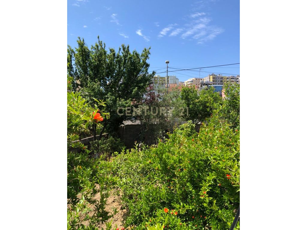 Plazh Hekurudha - photos