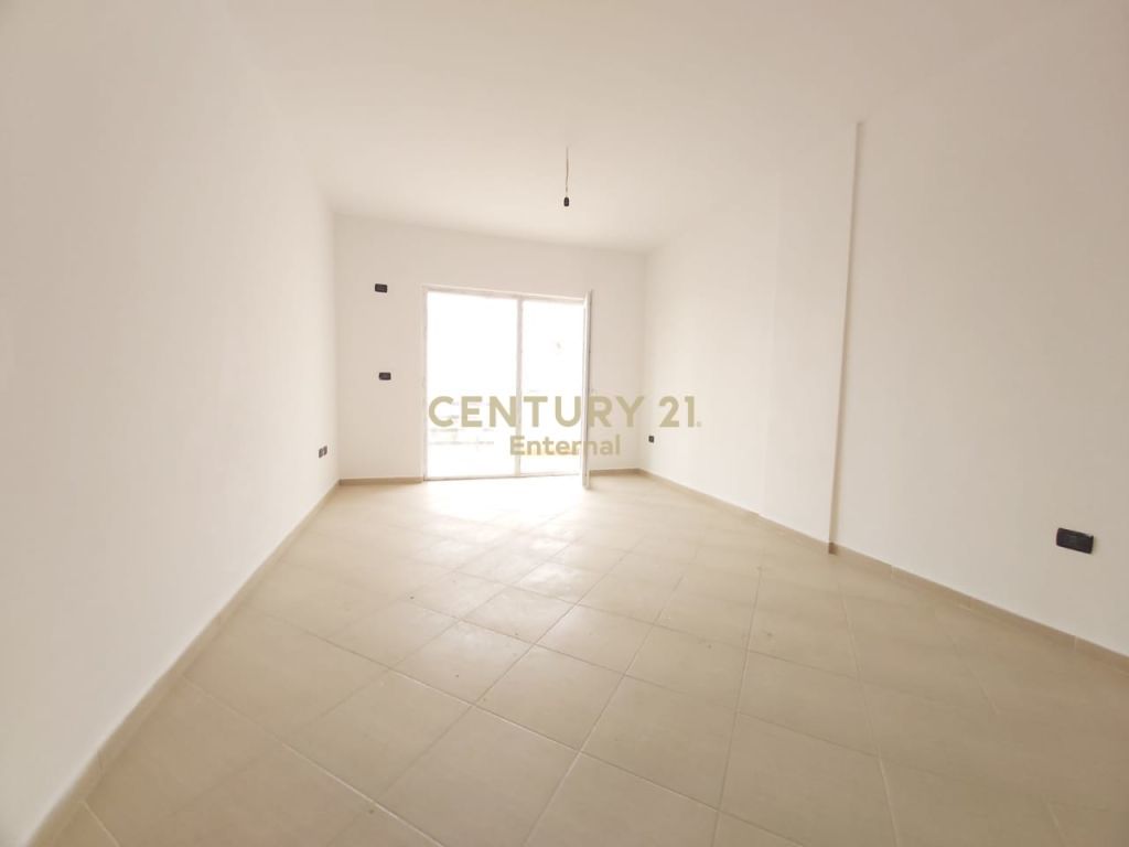 Qerret - photos of property for apartment