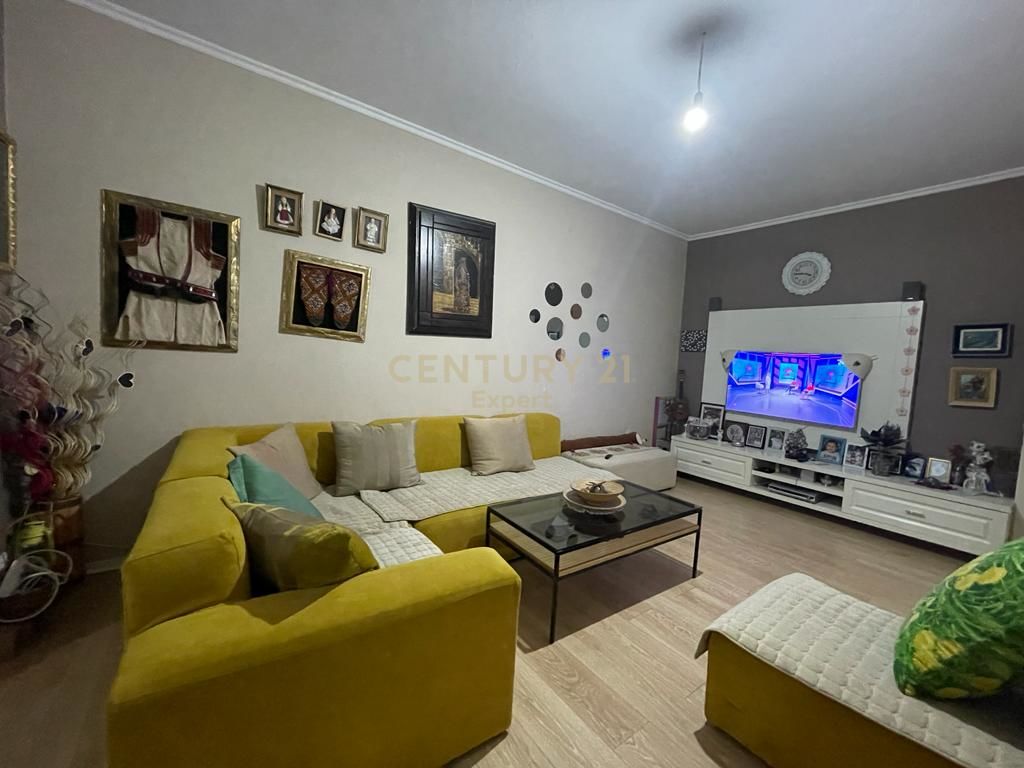 Rruga e Durrësit - photos of property for apartment
