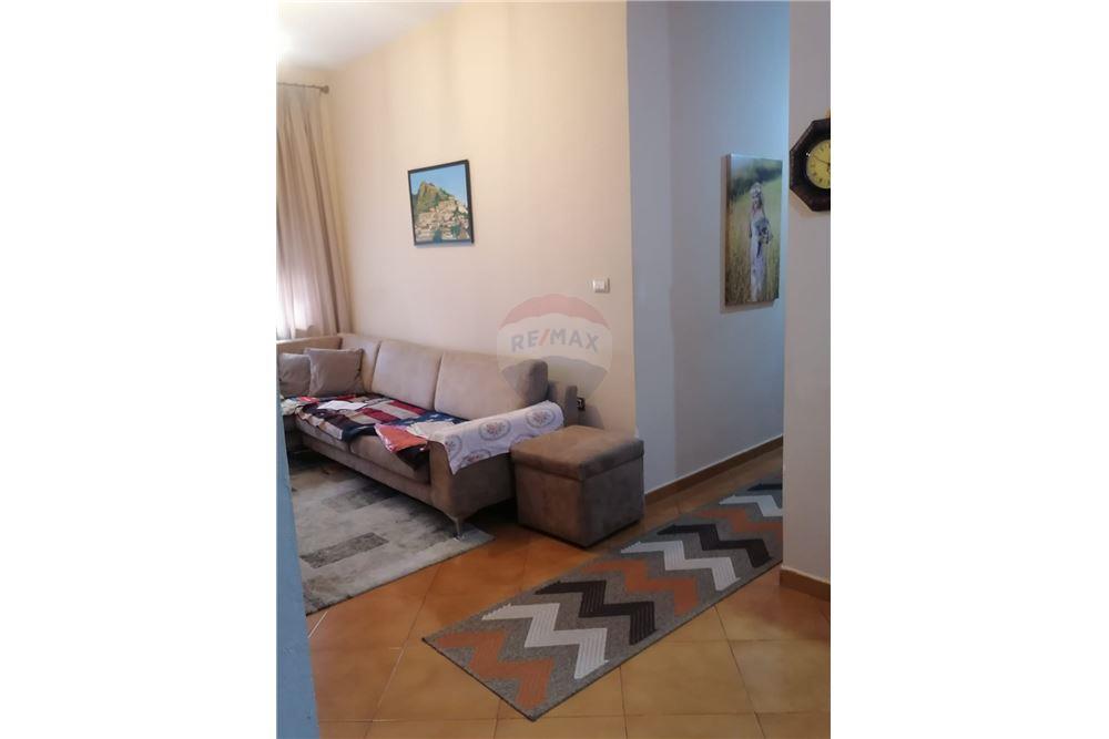 Komuna e Parisit - photos of  for apartment