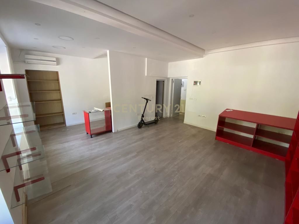 Foto e Apartment në shitje Pallatet Agimi, Tiranë