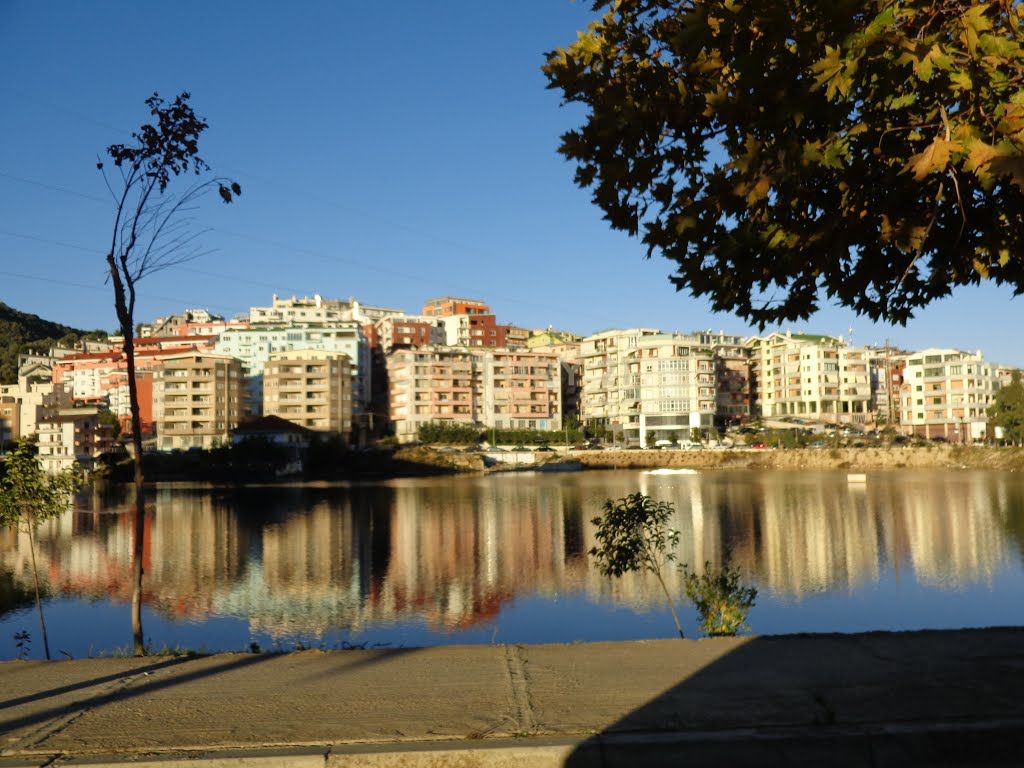 Foto e Parkim në shitje Liqeni i Thatë, Tiranë