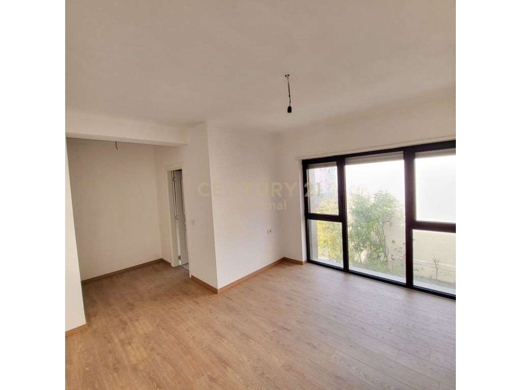 Fakulteti i Drejtesise - photos