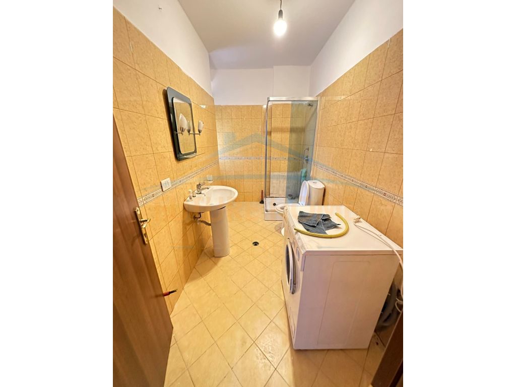 Pazari i Ri - photos