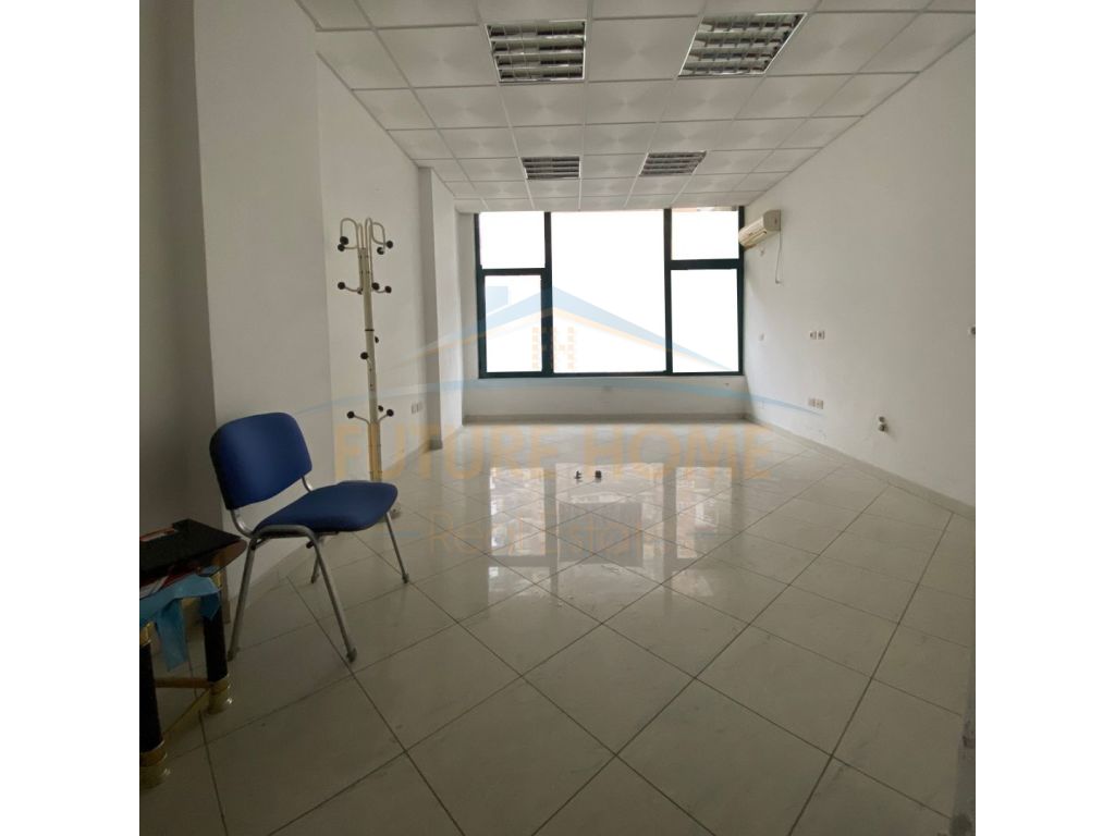 Foto e Zyrë në shitje Don Bosko, Tiranë