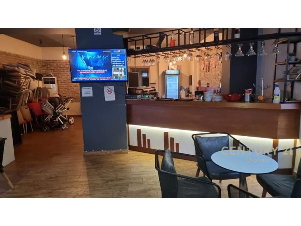 Foto e Bar and Restaurants me qëra Myslym Shyri, Tiranë