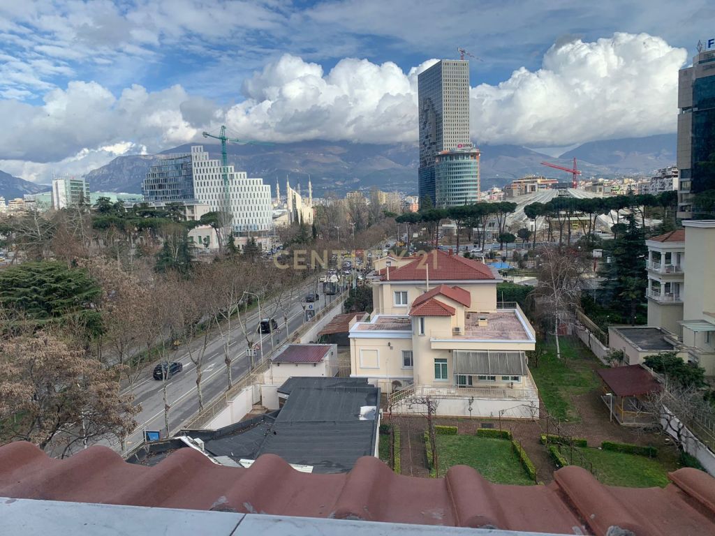 Foto e Apartment me qëra Ish Blloku, Bulevardi Bajram Curri, Tiranë