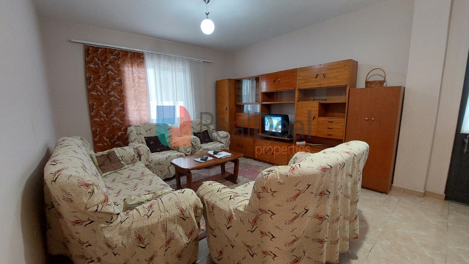 Foto e Apartment me qëra Shkolla e Bashkuar, Rruga Metrush Luli, Tiranë