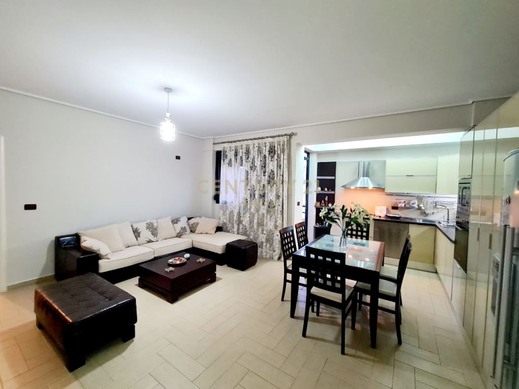 Foto e Apartment në shitje Rruga Veledin Kollozi, Lagjja ''28 Nentori'', Vlorë