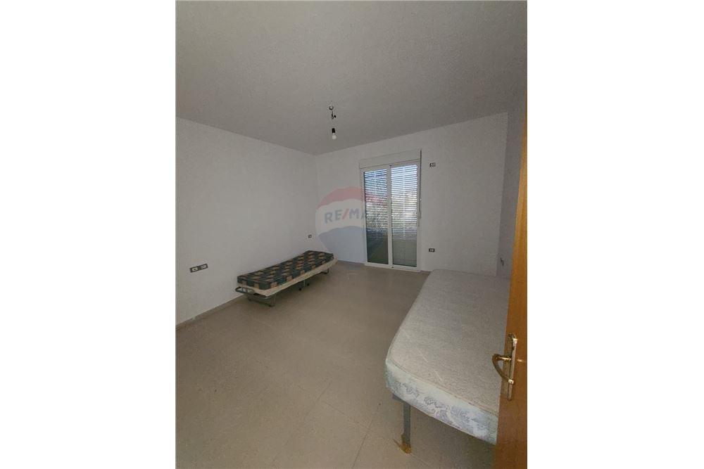 Foto e pronë në shitje Vlorë