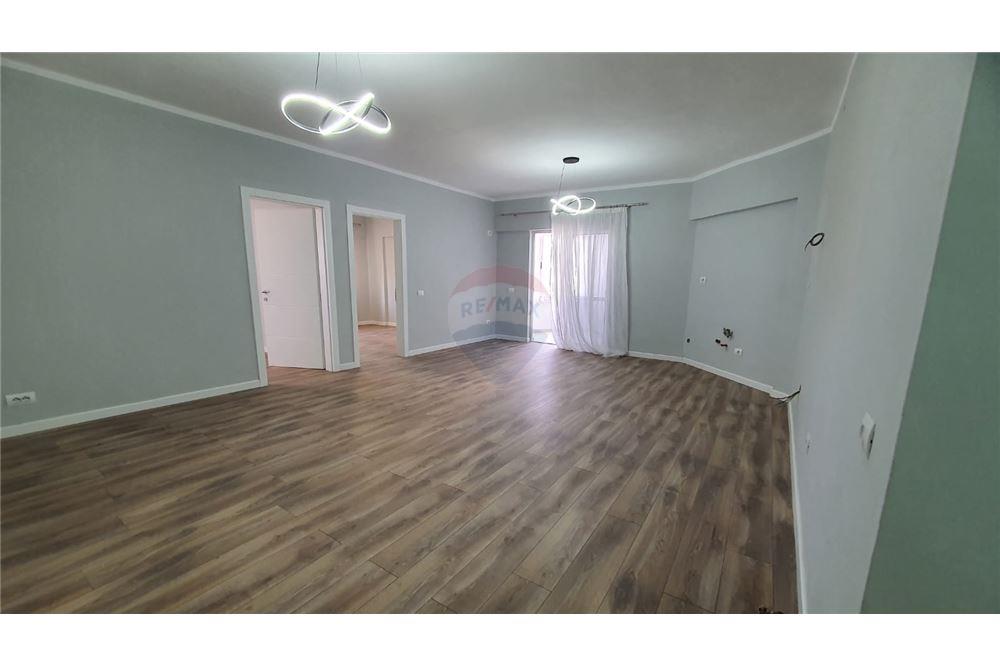 Foto e Apartment në shitje Rruga Medar Shtylla, Komuna e Parisit, Tiranë