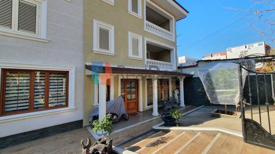 Foto e Shtëpi private në shitje Oxhaku, Rruga Aleksandër Moisiu, Tiranë