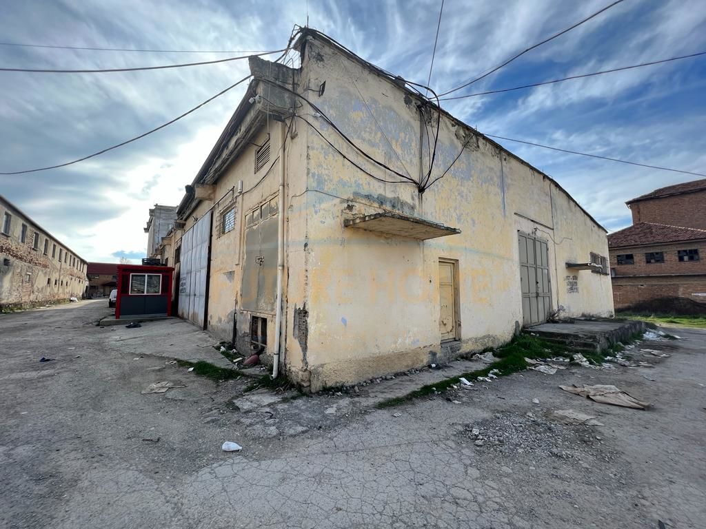 Foto e pronë në shitje Lagjia 17, Korçë