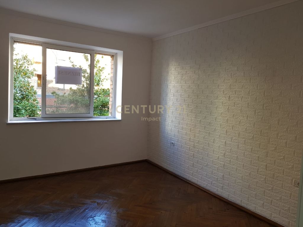 Foto e Apartment në shitje Myslym Shyri, rruga him kolli, Tiranë