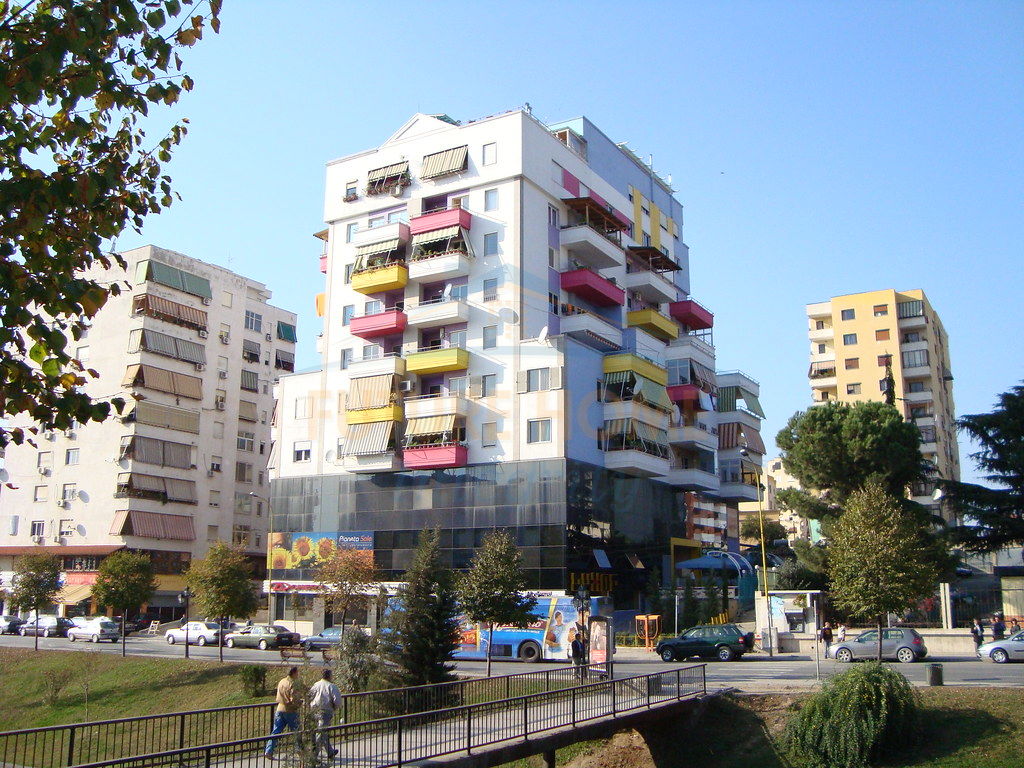 Foto e Ambient biznesi me qëra Bulevardi Zhan Dark, Tiranë