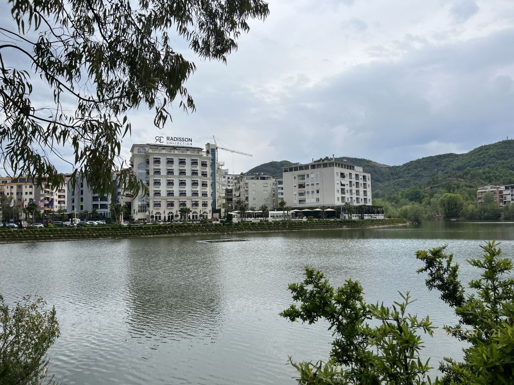 Foto e Apartment në shitje rruga liqeni i thate , rruga peti, Tiranë