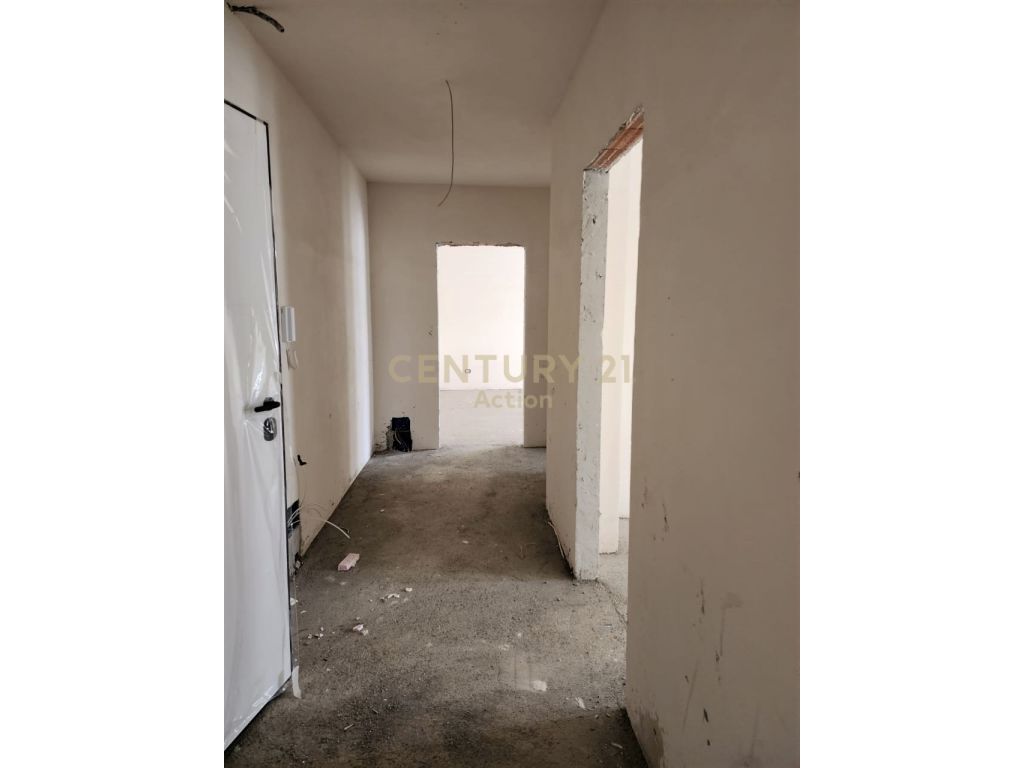 Foto e Apartment në shitje rruga liqeni i thate , rruga peti, Tiranë