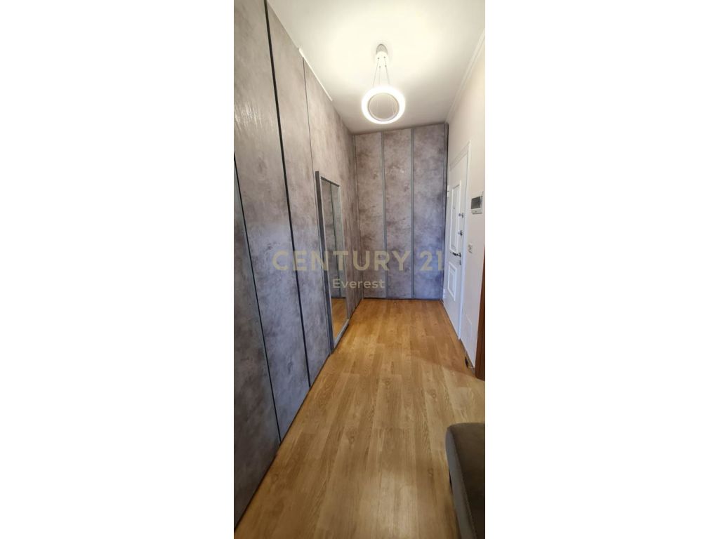 Foto e Apartment në shitje 9 kateshet,  9 kateshet , Tiranë