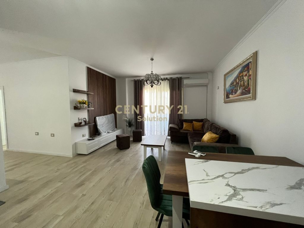 Foto e Apartment me qëra Komuna e Parisit, Rruga Hasan Alla, Tiranë