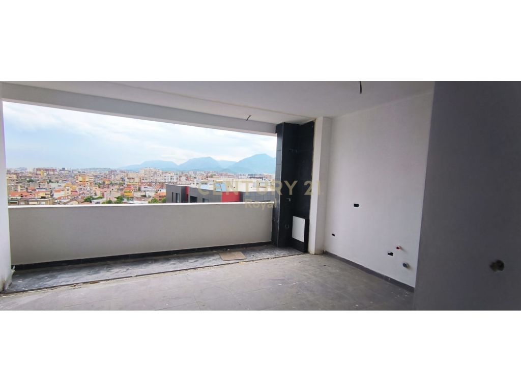 Foto e Apartment në shitje rruga tregu elektrik , Tiranë