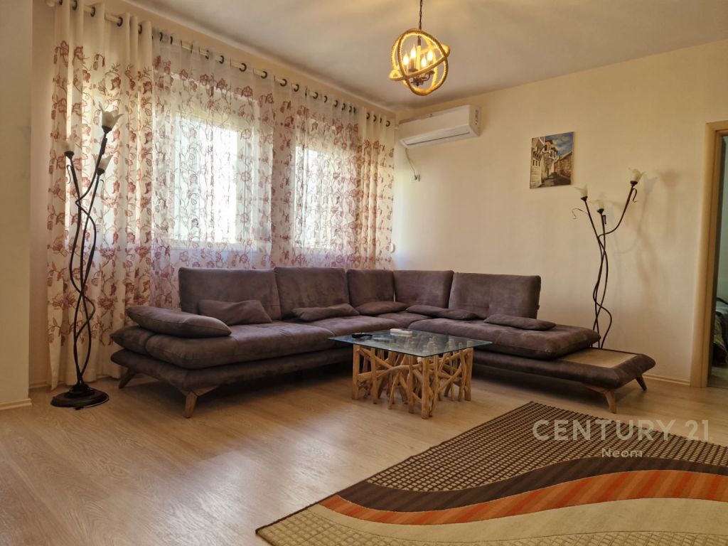 Foto e Apartment në shitje rruga e liqenit artificial , Tiranë