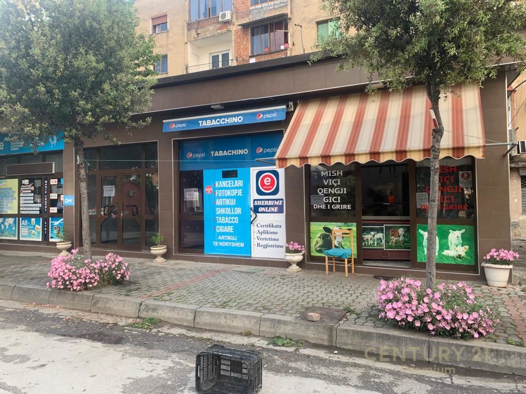 Foto e Ambient biznesi në shitje Lushnjë, Lushnje