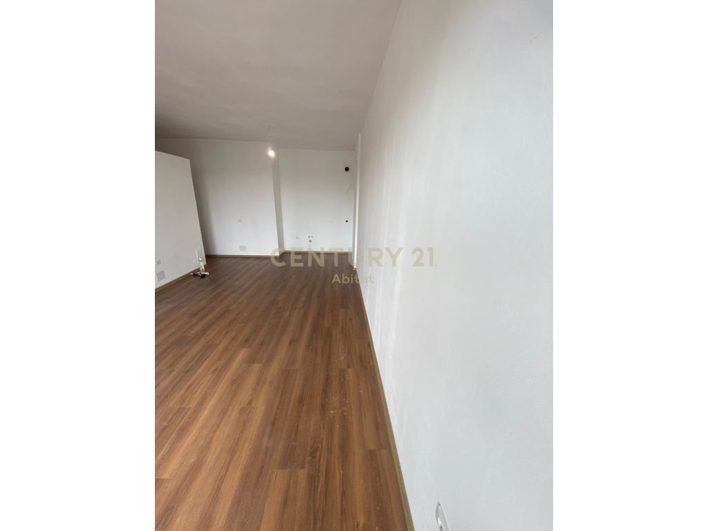 Foto e Apartment me qëra Rruga 5 Maji, Tiranë