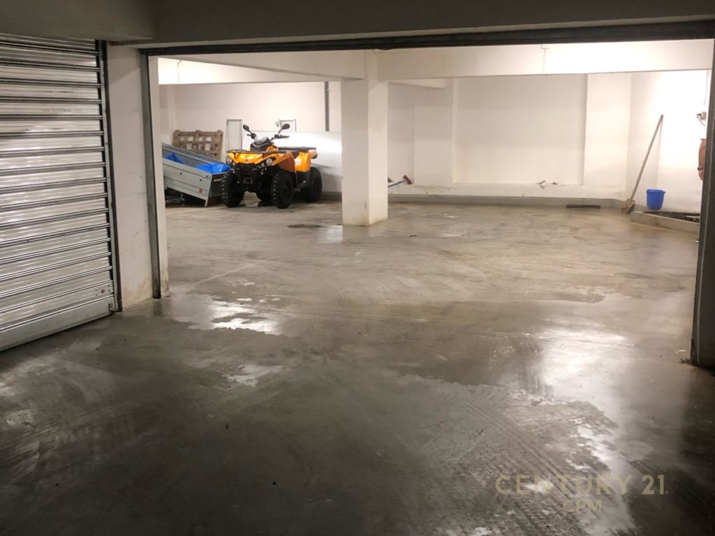 Foto e garage në shitje rruga e parisit , rruga komuna e parisit , Tiranë