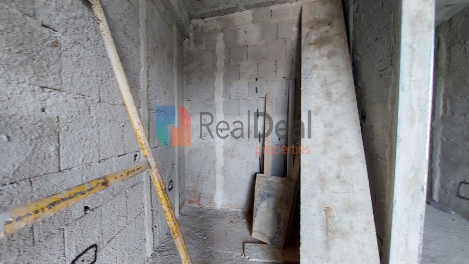Rruga Petro Nini Luarasi - photos
