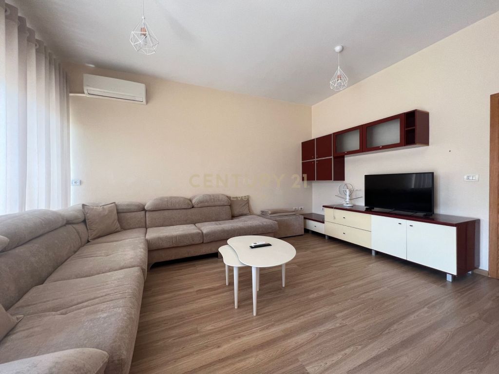 Foto e Apartment me qëra Rruga 5 Maj , Tiranë