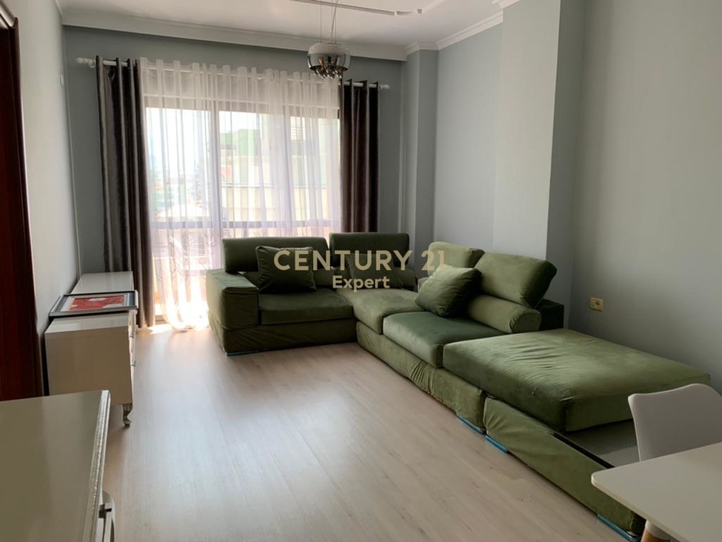 Foto e Apartment me qëra Rruga 5 Maji, Tiranë