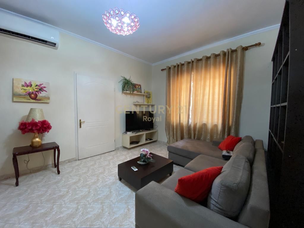 Foto e Shtëpi private me qëra Myslym Shyri, Prane rruges Muhamet Gjollesha, Tiranë